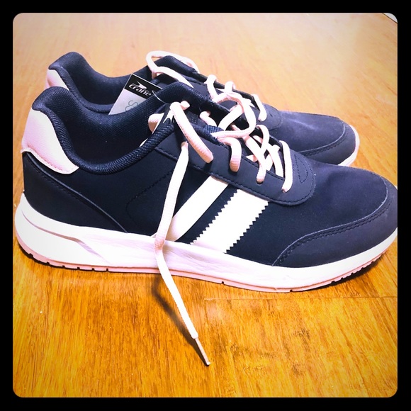 crane tennis shoes